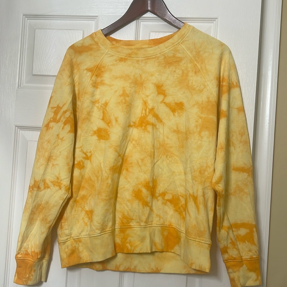 Athleta medium yellow tie dye sweatshirt